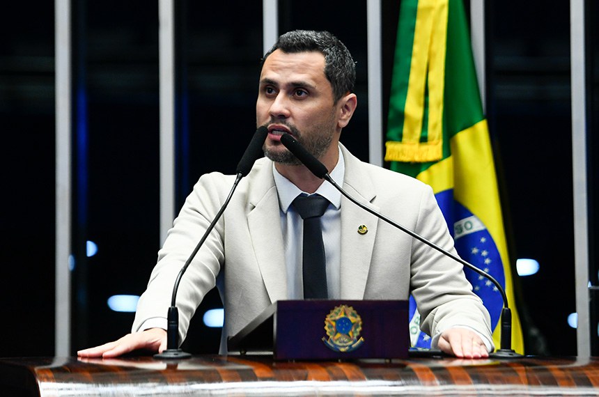 Em discurso, à tribuna, senador Cleitinho (Republicanos-MG).