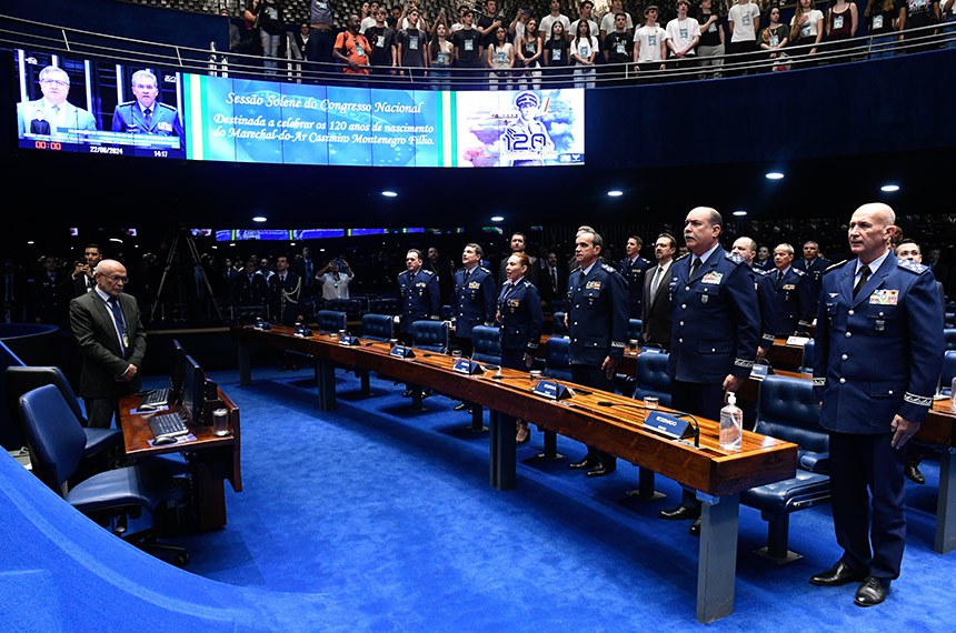 Militares da Aeronáutica acompanharam a homenagem - Foto: Jefferson Rudy/Agência Senado