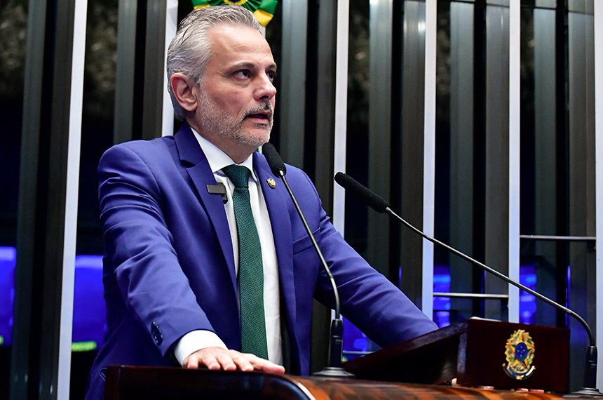 Em discurso, à tribuna, senador Beto Martins (PL-SC).