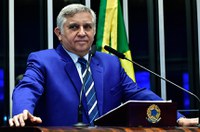 Izalci: STF não pode continuar operando sob 'manto da intocabilidade'