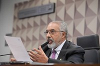 Projeto aprovado na CDH facilita acesso de idosos pobres à Justiça