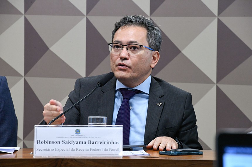 Mesa: 
secretário especial da Receita Federal do Brasil, Robinson Sakiyama Barreirinhas, em pronunciamento.