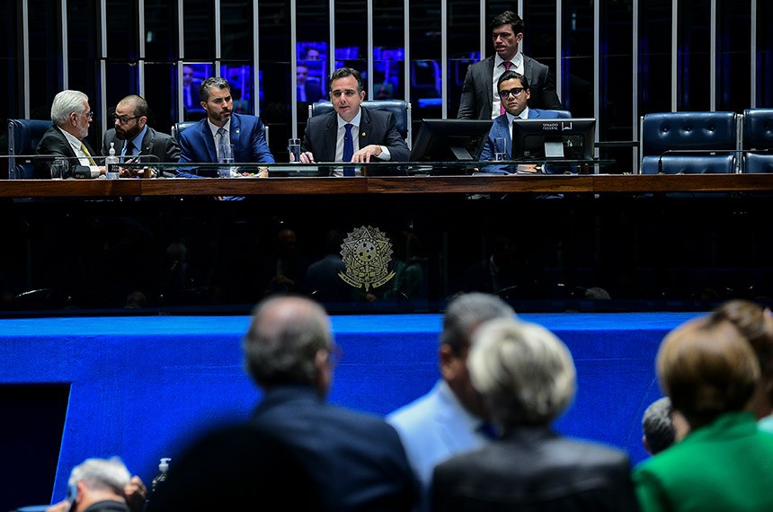 Mesa: 
líder do governo no Senado Federal, senador Jaques Wagner (PT-BA);
senador Jorge Seif (PL-SC);
presidente do Senado Federal, senador Rodrigo Pacheco (PSD-MG); 
secretário-geral da Mesa do Senado Federal, Gustavo A. Sabóia Vieira.