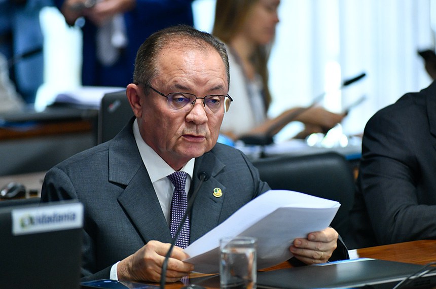 Em pronunciamento, à bancada, senador Zequinha Marinho (Podemos-PA).