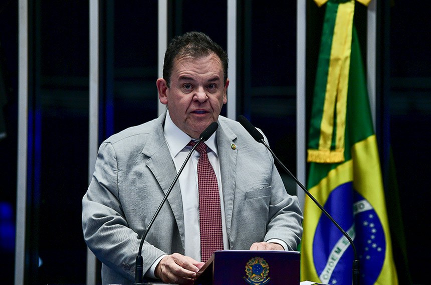 Em discurso, à tribuna, senador André Amaral (União-PB).