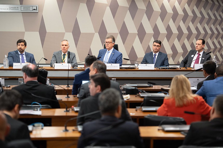 Mesa: 
analista sênior de Relações Institucionais e Governamentais da Associação Brasileira de Energia Solar Fotovoltaica (Absolar), Guilherme Alvarenga Cardozo;
presidente-executivo da Associação Brasileira de Recuperação Energética de Resíduos (Abren), Yuri Schmitke Almeida Belchior Tisi;
presidente eventual da CI, senador Laércio Oliveira (PP-SE);
doutor em direito dos resíduos e especialista em política e estratégia, Rogel Martins Barbosa;
presidente-executivo da Associação Brasileira de Bioinovação (Abbi), Thiago Falda.