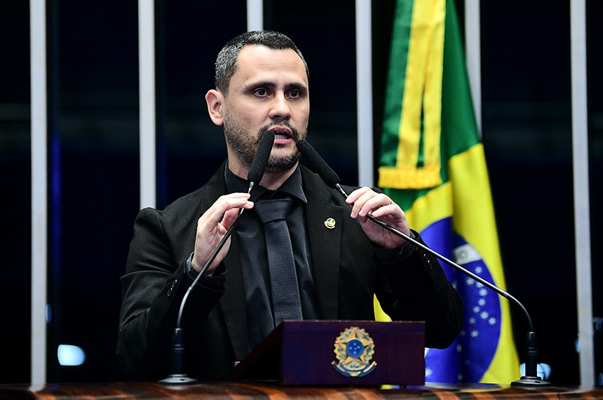 Em discurso, à tribuna, senador Cleitinho (Republicanos-MG).