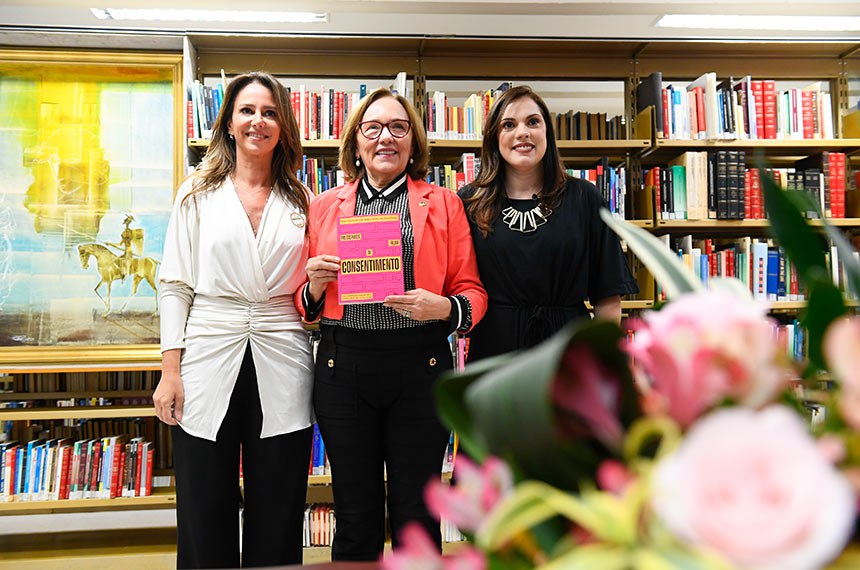 Participam:
autora, promotora de Justiça do Ministério Público de São Paulo, Silvia Chakian;
procuradora da Mulher no Senado Federal, senadora Zenaide Maia (PSD-RN);
autora, antropóloga Beatriz Lins;