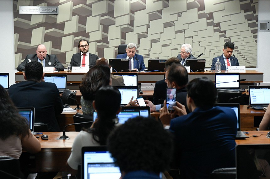 Mesa: 
presidente da Associação NEO, Rodrigo Shuch;
diretor de Programa da Secretaria Extraordinária da Reforma Tributária (Sert), Rodrigo Octávio Orair;
presidente eventual da CAE, senador Izalci Lucas (PL-DF); 
representante da Associação Brasileira de Supermercados (Abras), Paulo Rabello de Castro;
presidente-executivo da TELCOMP, Luiz Henrique Barbosa.