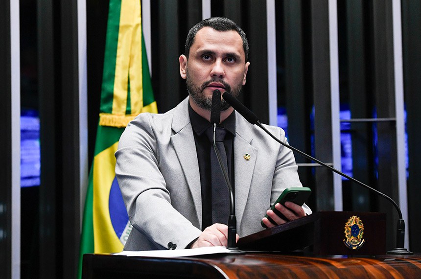 Em discurso, à tribuna, senador Cleitinho (Republicanos-MG).