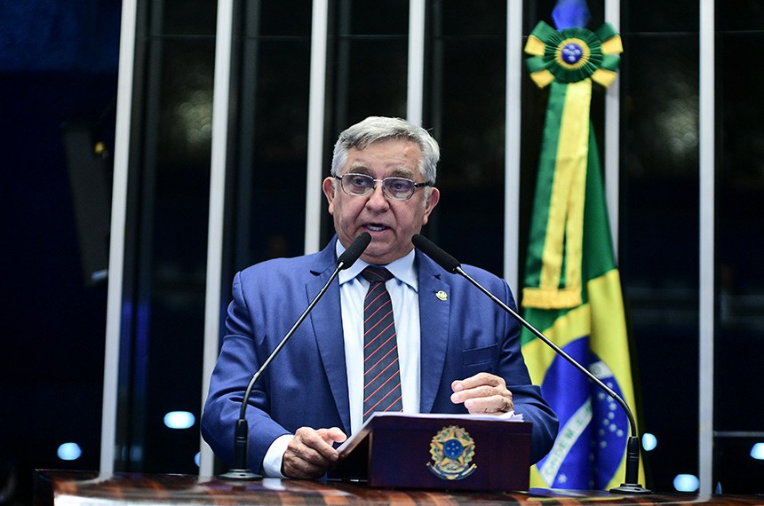 Em discurso, à tribuna, senador Izalci Lucas (PL-DF).