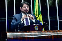 Salário é inviolável segundo a Constituição, diz Marcos do Val