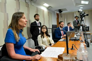 Mesa:
presidente da CMMIR, senadora Mara Gabrilli (PSD-SP);
consultora da Organização Internacional para as Migrações (OIM), Livia Lenci;
relator da CMMIR, deputado Túlio Gadêlha (Rede-PE).