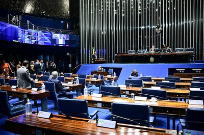 Em discurso, à tribuna, senador Rodrigo Cunha (Podemos-AL).