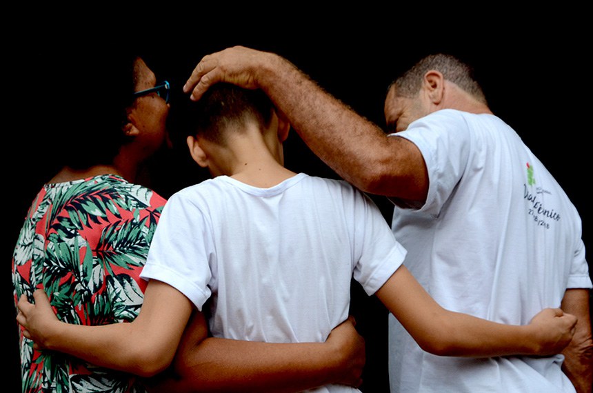 Segundo a lei, fica instituída a primeira semana do mês de setembro para realizar os eventos alusivos à adoção tardia. Neste período, será intensificada a publicidade dos procedimentos para a realização da adoção e dos dados do Cadastro Nacional de Adoção (CNA), considerando o número de crianças e adolescentes aptos a serem adotados e a respectiva faixa etária, o número de pretendentes para adotar uma criança e o perfil etário inicialmente declarado.