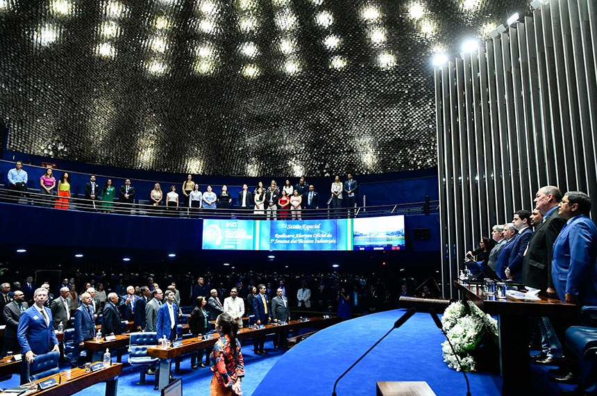 Mesa: 
secretário de Educação Profissional e Tecnológica do Ministério da Educação, Marcelo Bregagnoli;
senador Izalci Lucas (PL-DF);
presidente desta sessão, senador Castellar Neto (PP-MG);
secretário desta sessão;
presidente Interino do Conselho Federal dos Técnicos Industriais, Ricardo Nerbas;
diretor-geral da Agência Nacional de Mineração (ANM), Mauro Henrique Moreira Sousa.