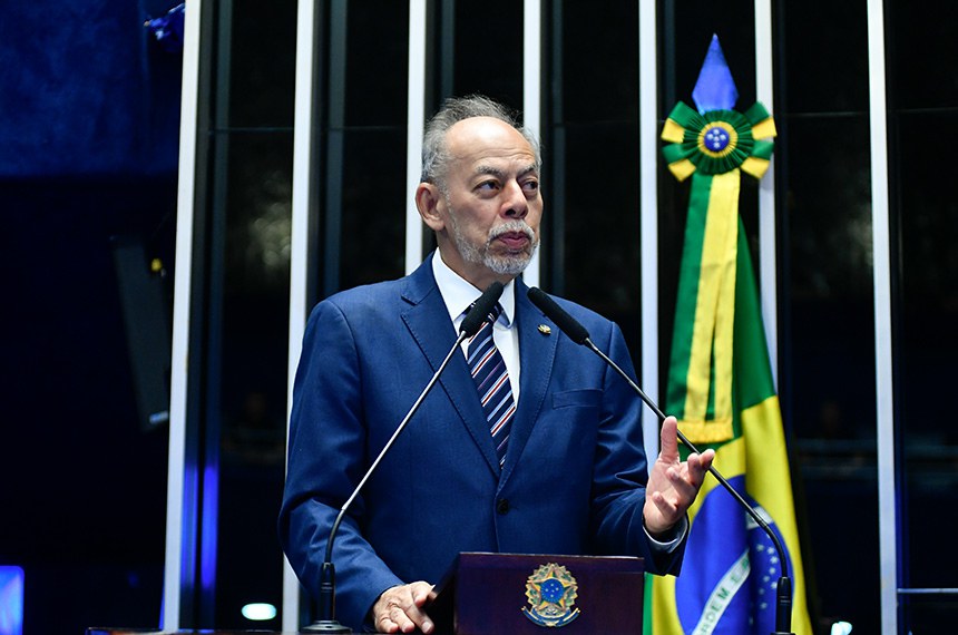 Inácio Arruda destacou o desafio de fiscalizar os cursos técnicos - Foto: Geraldo Magela/Agência Senado