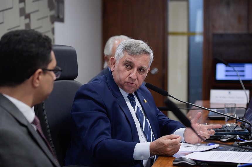 Mesa:
auditor fiscal da Receita Federal do Brasil, Roni Peterson Brito;
presidente eventual da CAE, senador Izalci Lucas (PL-DF);
presidente do Sindicato Patronal de Hotéis, Restaurantes, Bares e Similares de Brasília (Sindhobar), Jael Antônio da Silva.