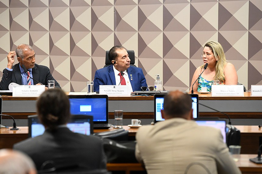 Mesa: 
relator da CPIMJAE, senador Romário (PL-RJ); 
presidente da CPIMJAE, senador Jorge Kajuru (PSB-GO); 
presidente da Sociedade Esportiva Santa Maria (DF), Dayana Nunes Feitosa.