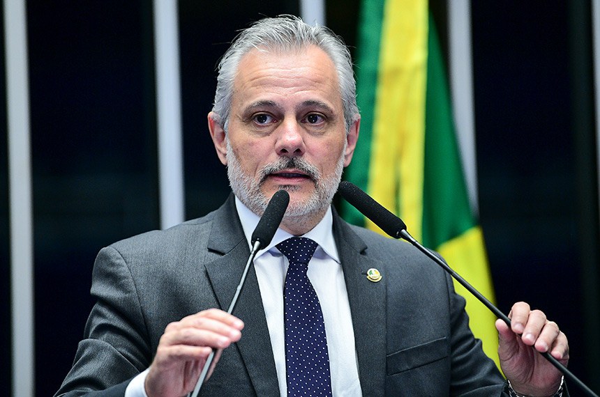 Em discurso, à tribuna, senador Beto Martins (PL-SC).