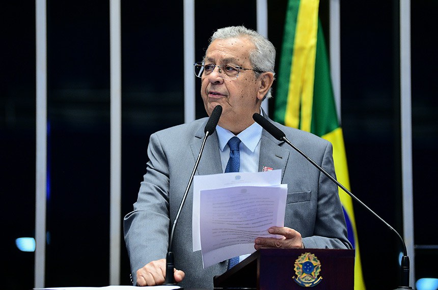 Em discurso, à tribuna, senador Jayme Campos (União-MT).