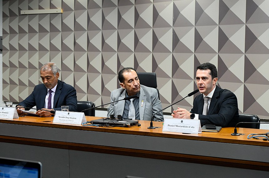 Mesa:
relator da CPIMJAE, senador Romário (PL-RJ); 
presidente da CPIMJAE, senador Jorge Kajuru (PSB-GO);
coordenador-geral de Repressão à Corrupção, Crimes Financeiros e Lavagem de Dinheiro da Polícia Federal, Daniel Mostardeiro Cola.