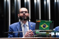 Seif diz que o Brasil está 'do lado errado da história' na política externa