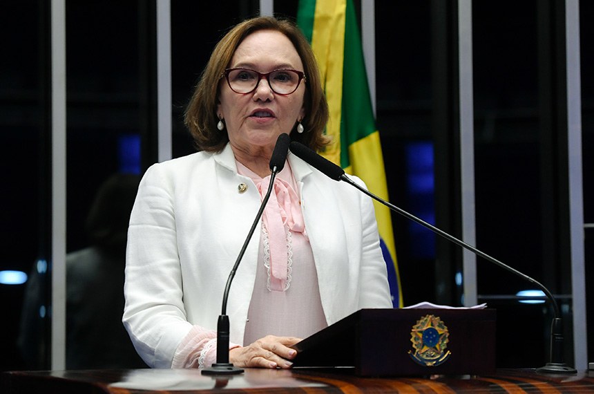 Em discurso, à tribuna, senadora Zenaide Maia (PSD-RN).