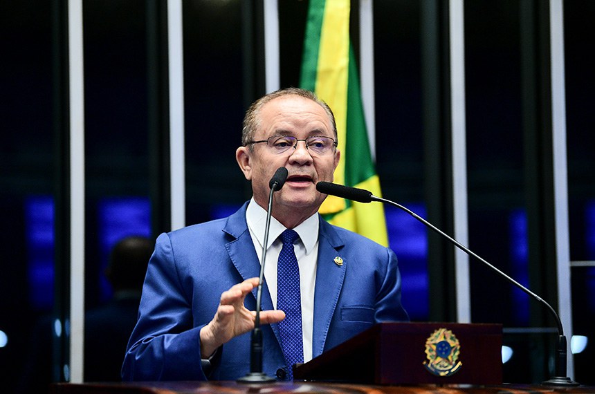 À tribuna, em discurso, senador Zequinha Marinho (Podemos-PA). 