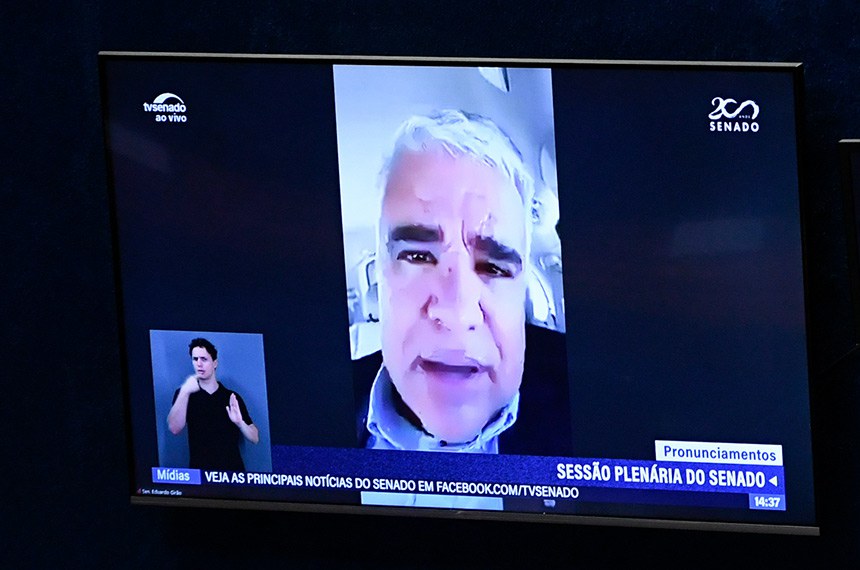 Via videoconferência: 
senador Eduardo Girão (Novo-CE) - em pronunciamento; 
senador Paulo Paim (PT-RS). 