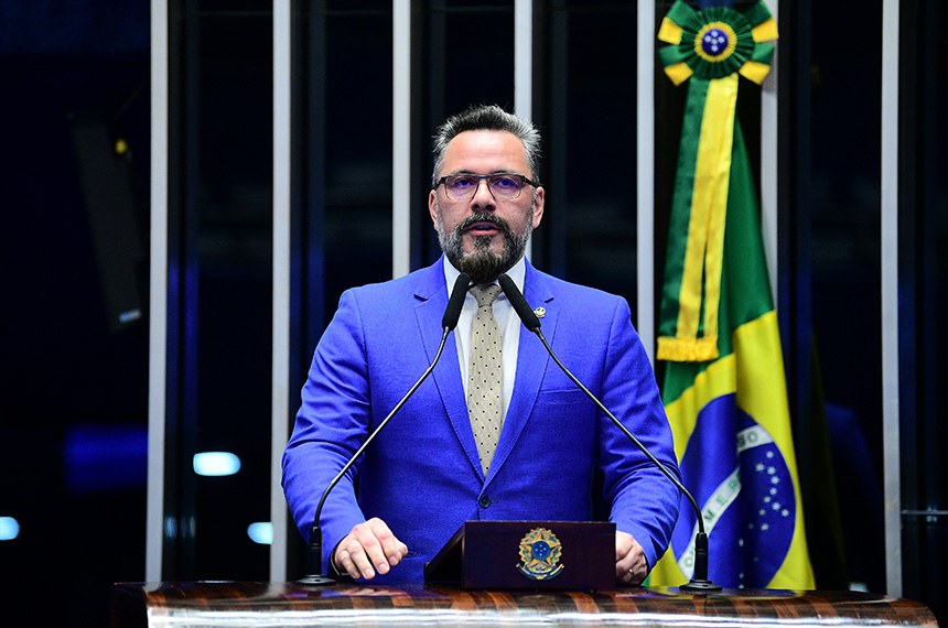Em discurso, à tribuna, senador Alan Rick (União-AC).
