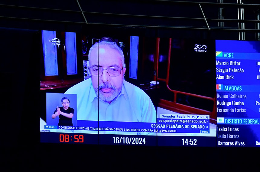 No painel, senador Paulo Paim (PT-RS) em pronunciamento via videoconferência.