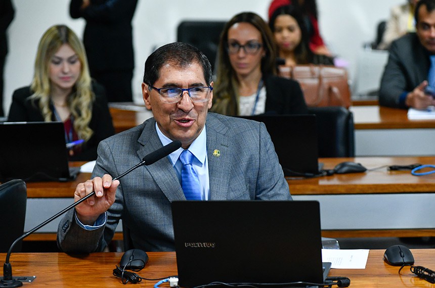Bancada:
senador Bene Camacho (PSD-MA), em pronunciamento.