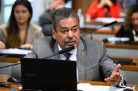 Carteira de motorista de baixa renda pode ser custeada por multas, aprova CDH