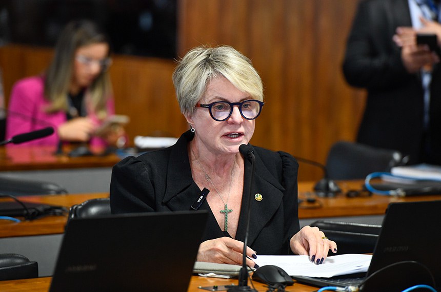 Em pronunciamento, à bancada, relatora da PL 3542/2020, senadora Margareth Buzetti (PSD-MT).