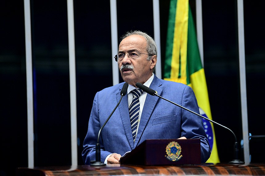 Em discurso, à tribuna, senador Chico Rodrigues (PSB-RR).