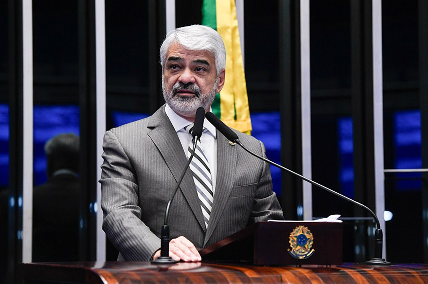 Em discurso, à tribuna, senador Humberto Costa (PT-PE).