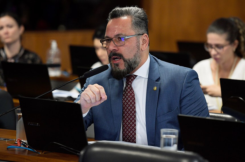 Bancada: 
senador Alan Rick (União-AC) - em pronunciamento.