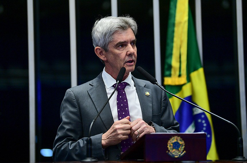 Em discurso, à tribuna, senador Jaime Bagattoli (PL-RO). 