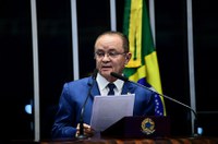 Zequinha diz que negar licença a Petrobras 'promove miséria' na região NO