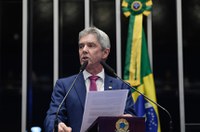 Bagatolli critica política para o agronegócio e questiona atuação de Ongs