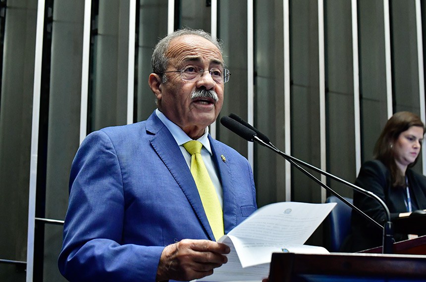 Em discurso, à tribuna, senador Chico Rodrigues (PSB-RR).