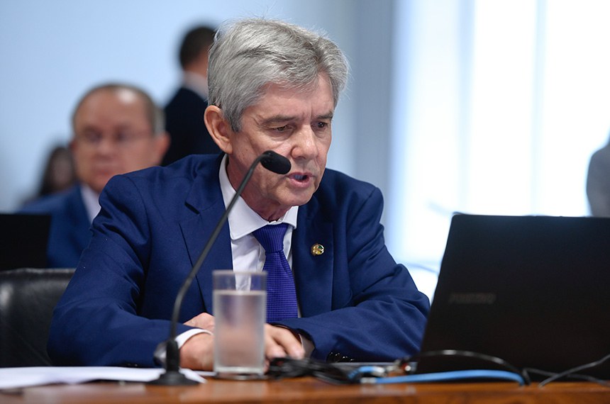 Em pronunciamento, à bancada, relator ad hoc da MSF 2/2020, senador Jaime Bagattoli (PL-RO).