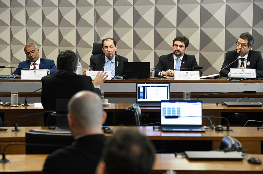 Bancada:
senador Carlos Portinho (PL-RJ), em pronunciamento.