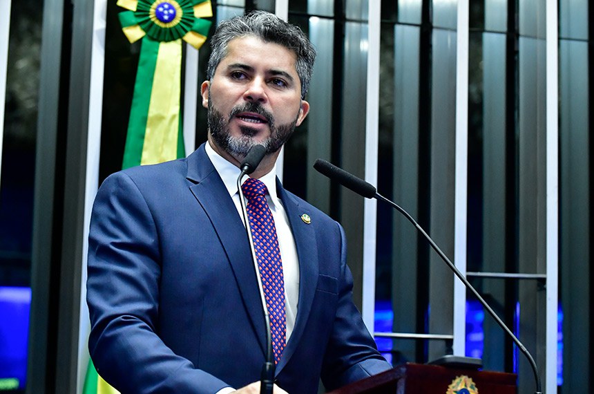À tribuna, em discurso, senador Marcos Rogério (PL-RO). 
