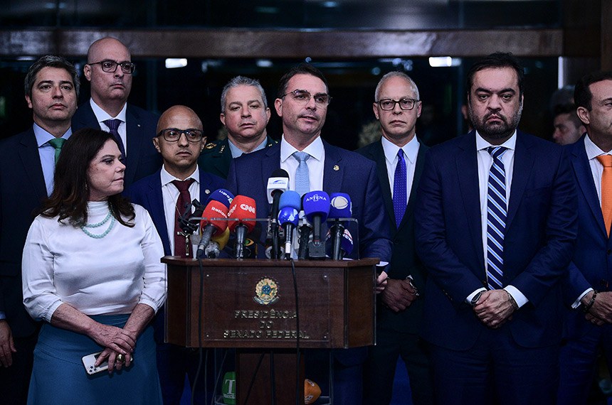 Participam
senador Flávio Bolsonaro (PL-RJ); 
senador Carlos Portinho (PL-RJ);
deputada Soraya Santos (PL-RJ);
governador do Rio de Janeiro, Cláudio Castro.