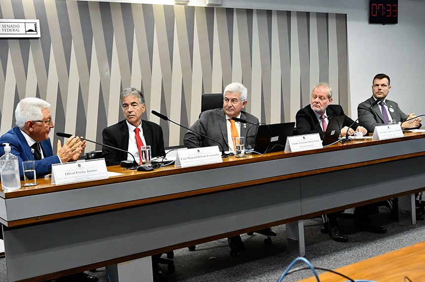 Mesa: 
diretor científico do Conselho Nacional de Desenvolvimento Científico e Tecnológico (CNPq), Olival Freire Junior - em pronunciamento; 
secretário executivo do Ministério da Ciência, Tecnologia e Inovação (MCTI), Luis Manuel Rebelo Fernandes; 
presidente eventual da CCT, senador Astronauta Marcos Pontes (PL-SP); 
diretor de Desenvolvimento Científico e Tecnológico da Financiadora de Estudos e Projetos (Finep), Carlos Alberto Aragão de Carvalho Filho; 
secretário-executivo da Secretaria de Estado para Ciência, Tecnologia e Inovação do Distrito Federal, Alexandre Villain.