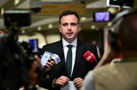 Pacheco manda evacuar Senado após explosão com morte na praça dos Três Poderes