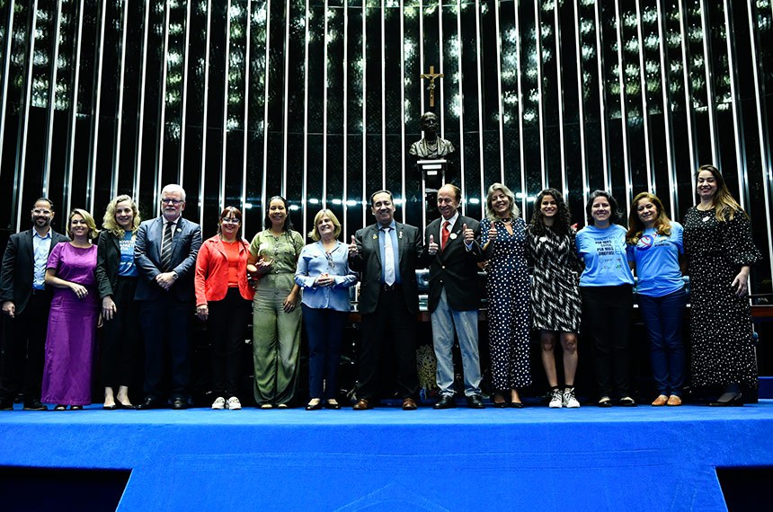 Participam:
vice-presidente Brasileira da Federação Internacional de Diabetes, Hermelinda Pedrosa;
presidente da Sociedade Brasileira de Diabetes (SBD),
Ruy Lyra;
presidente e requerente desta sessão, senador Jorge Kajuru (PSB-GO);
secretário desta sessão; 
presidente da Associação Nacional de Atenção ao
Diabetes (Anad), Fadlo Fraige Filho;
presidente do Instituto Diabetes Brasil (IDB), Jaqueline Correia;
médica endocrinologista da Sociedade Brasileira de Diabetes SBD, Karla Melo;
advogada e ativista, Anna Patrícia Silva;
Magna Abreu de Oliveira.