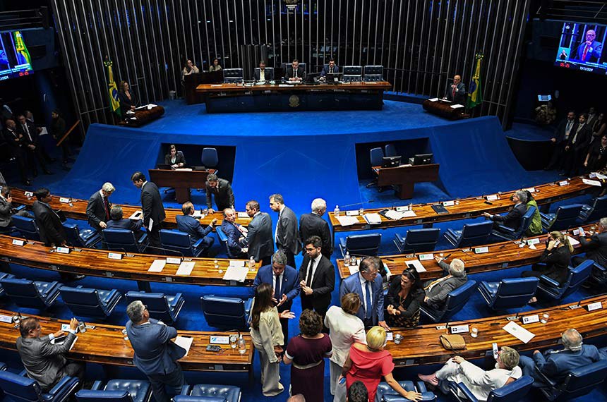Mesa:  
senador Flávio Bolsonaro (PL-RJ);
presidente do Senado Federal, senador Rodrigo Pacheco (PSD-MG); 
secretário-geral adjunto da Mesa do Senado Federal, Ivan Furlan Falconi.